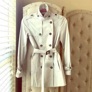 Classy and modern jacket.